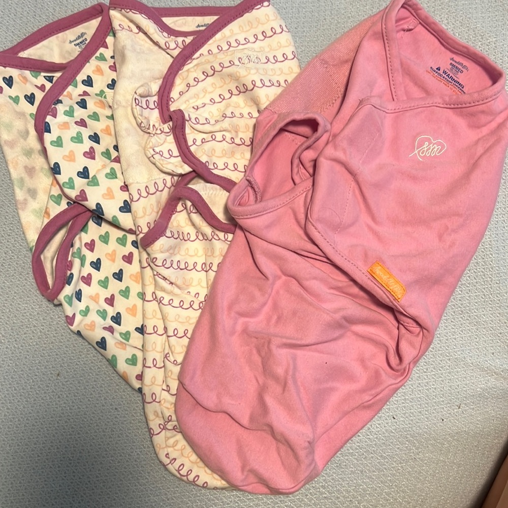 SwaddleMe small/med swaddles